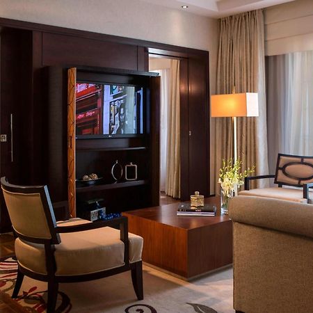 Renaissance Cairo Mirage City Hotel Εξωτερικό φωτογραφία A suite at the Taj Mahal Palace, Mumbai