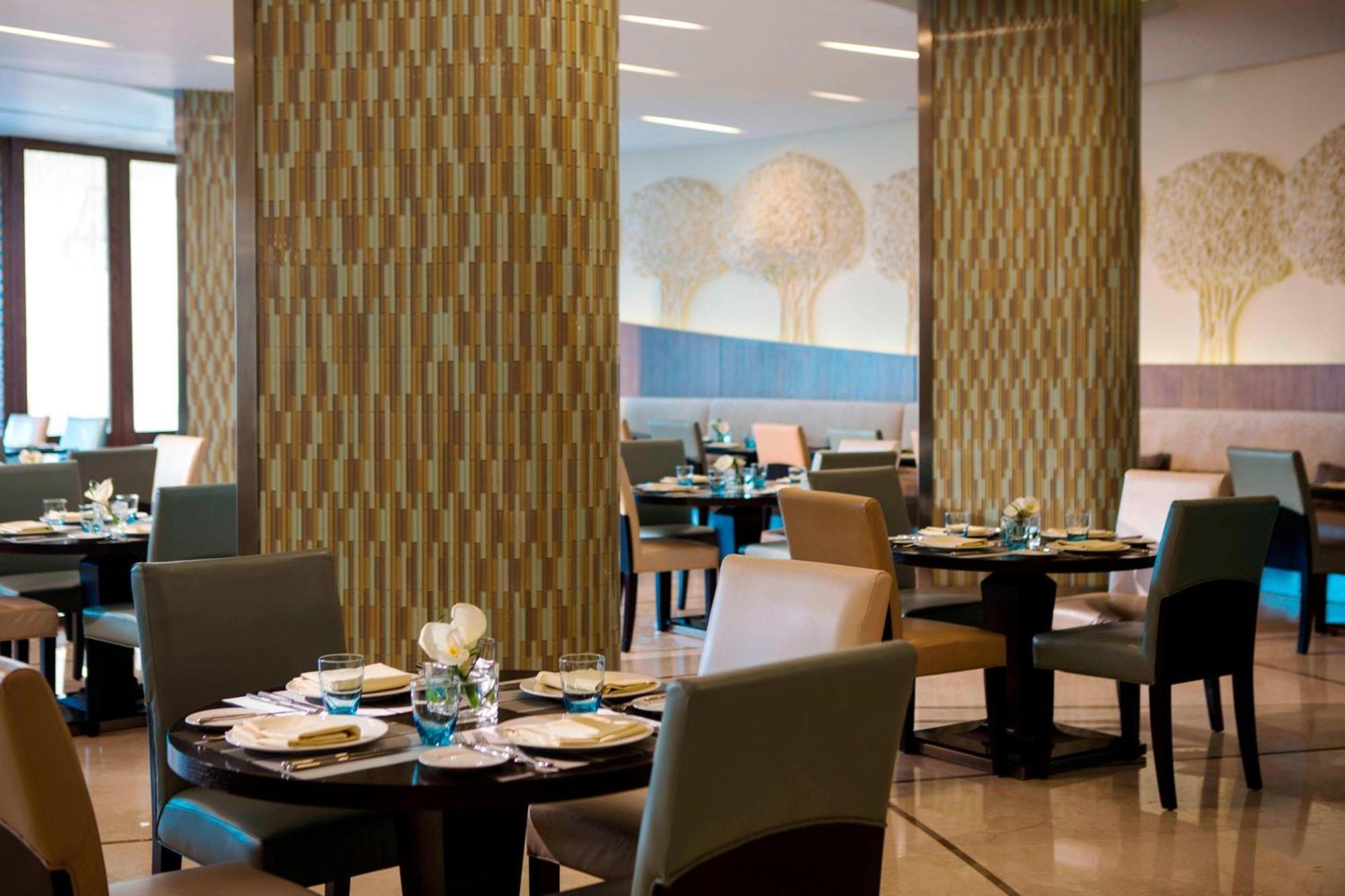 Renaissance Cairo Mirage City Hotel Εξωτερικό φωτογραφία The restaurant